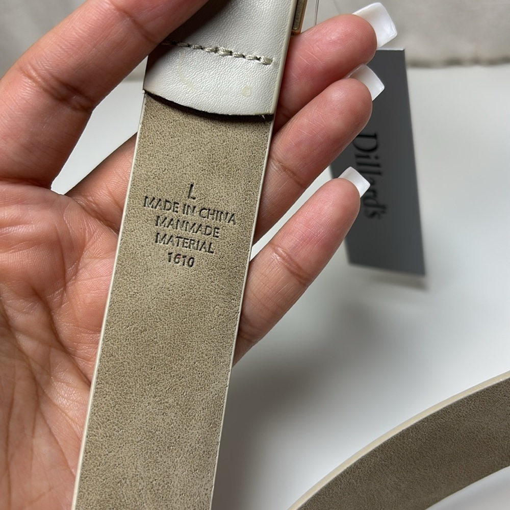 Dillards White Belt With Gold Buckle | Sz L | NWT - Picture 4 of 5
